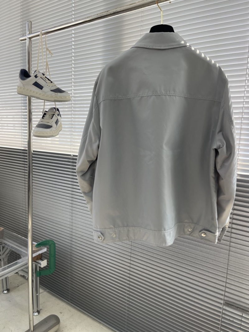 Pra*a outwear